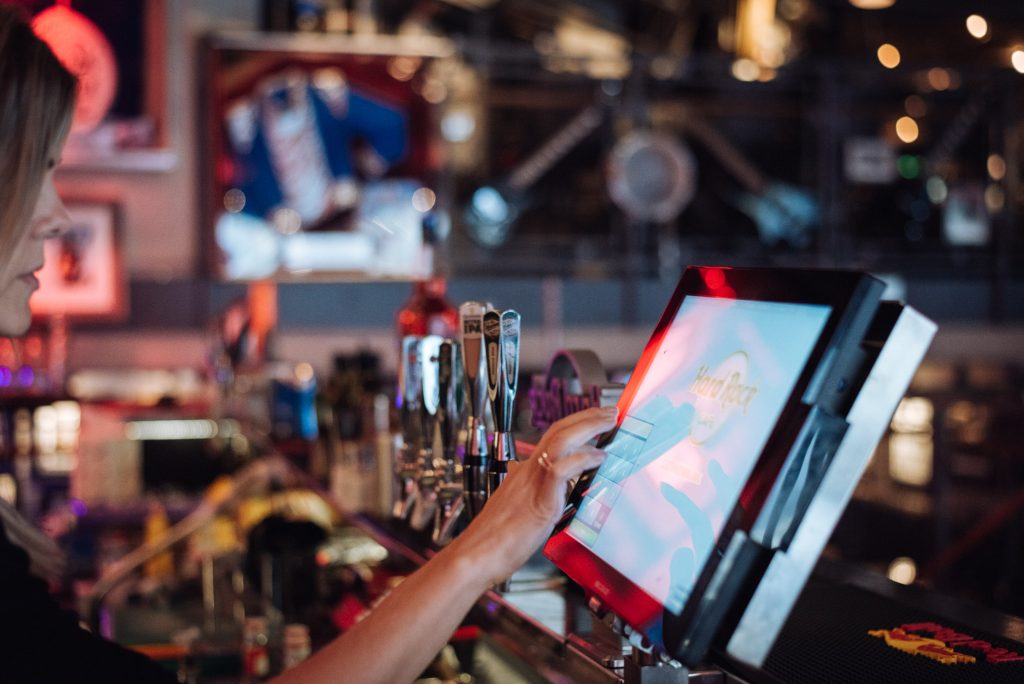 Logiciel de caisse de restaurant leader du marché et automatisation de bars pour restaurants, bars et cafés.